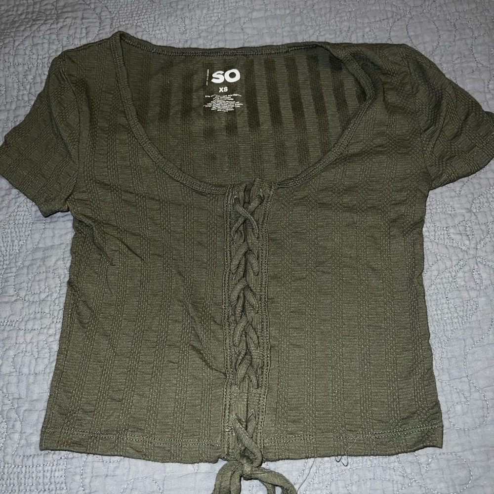 Kohl’s brand crop top